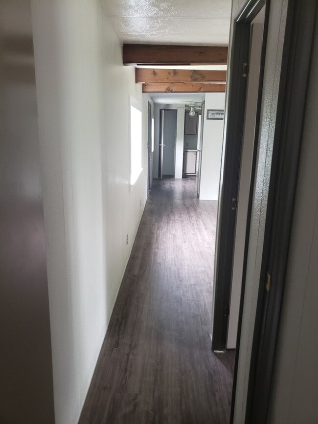 Building Photo - 3 bed 1.5 bath mobile