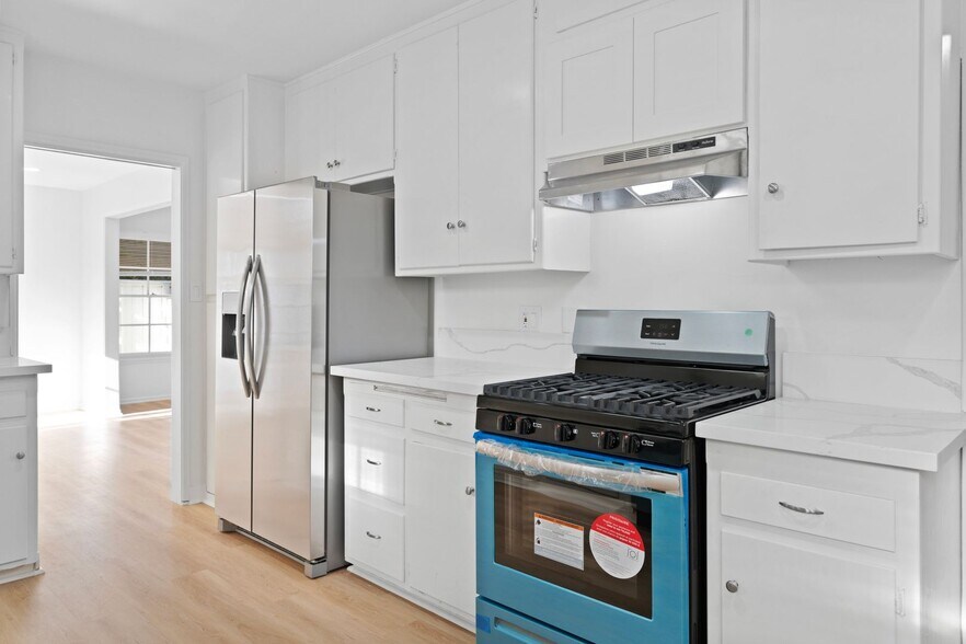 Building Photo - 237 Belmont Ave