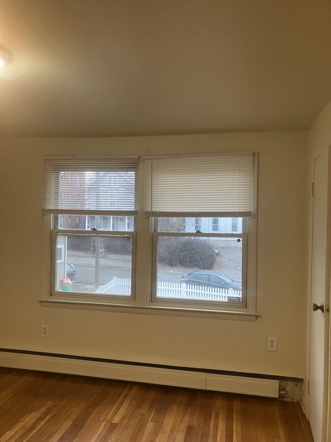 Building Photo - 114 Olivia St