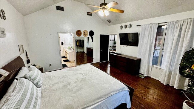Building Photo - 14506 Wadlington Dr