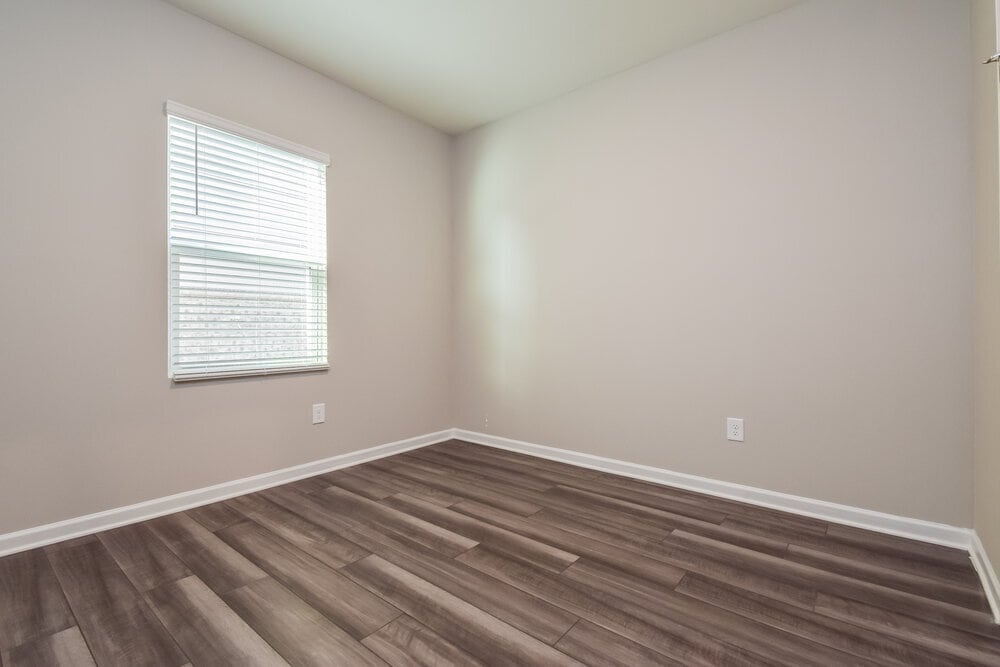 Building Photo - 570 Knightsbridge Ln