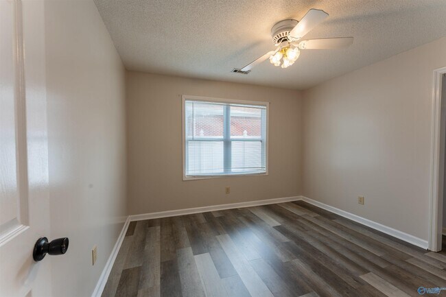 Building Photo - 112 Telluride Dr