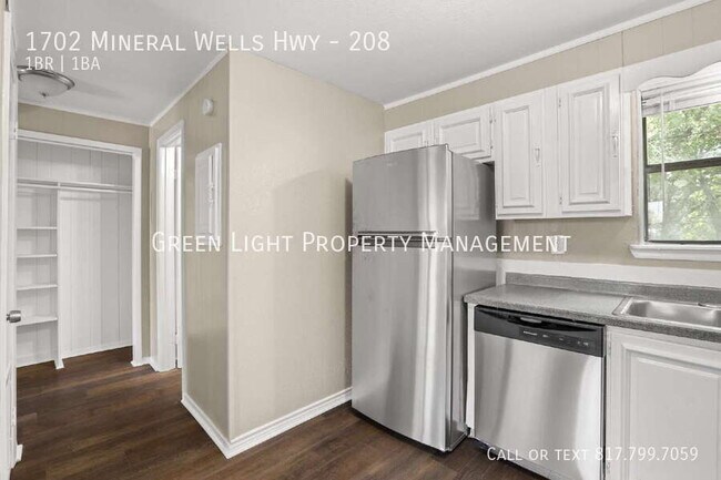 Building Photo - 1702 Mineral Wells Hwy