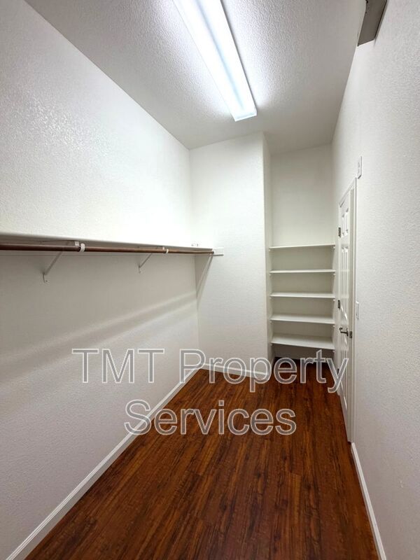Building Photo - 8622 Neopolitan Way