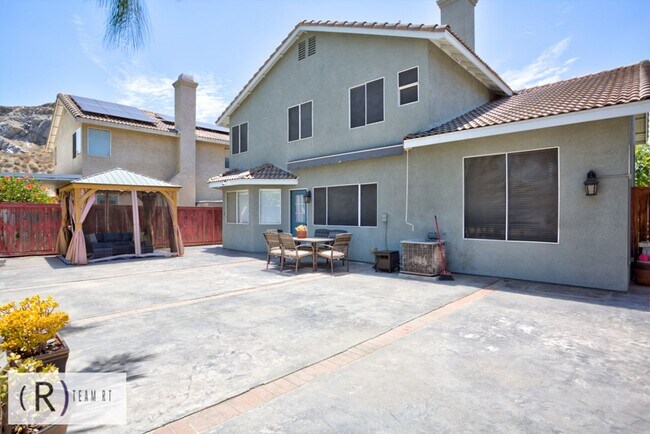 Building Photo - A Bright and Cozy Home with 3 Bedroom and 2 Bathroom with a Loft