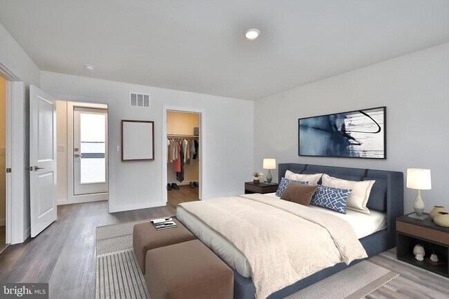 Building Photo - 1500 N Randolph St