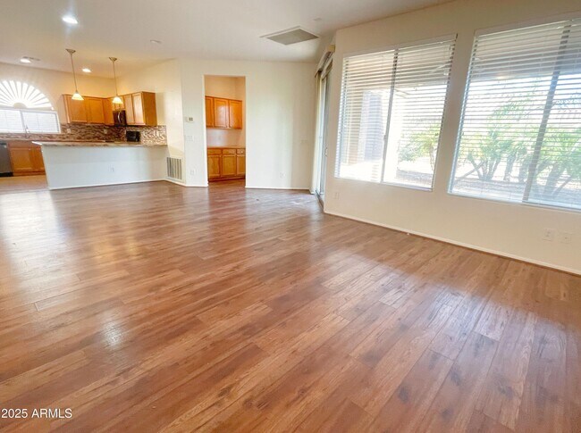 Building Photo - 4015 E Sourwood Dr