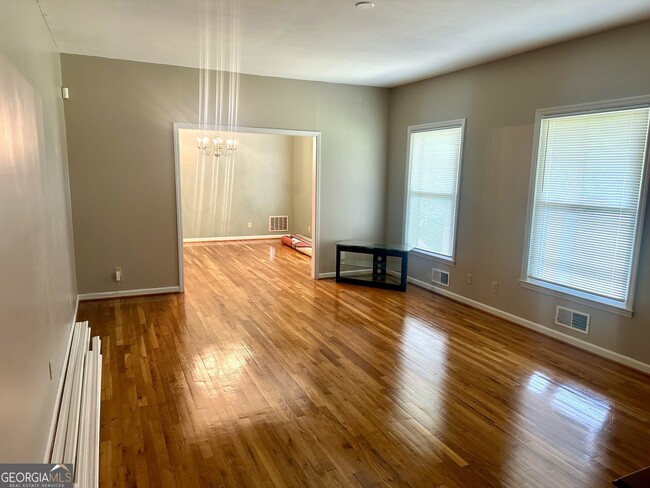 Building Photo - 1375 Zebulon Rd