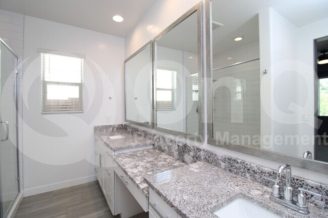 Building Photo - 9624 E Twinkle Cir
