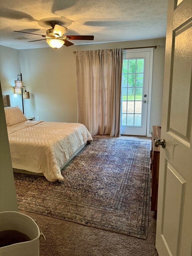 Building Photo - FLEXIBLE RENTAL OPPORTUNITY IN HEART OF HA...