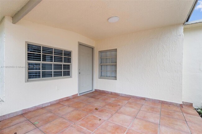 Building Photo - 2385 SW 17th St