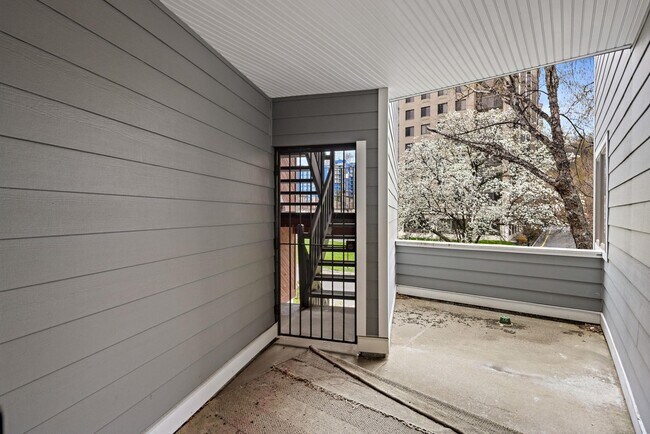 Building Photo - 11A Riverview Cir