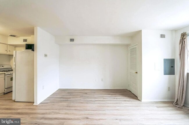 Building Photo - 4616 Silverwood St