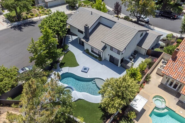 Building Photo - Hidden Jewel in Westlake Village