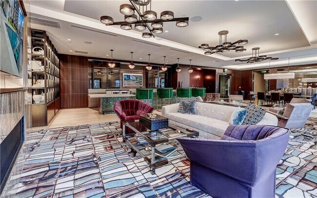 Building Photo - 2322 N Akard St