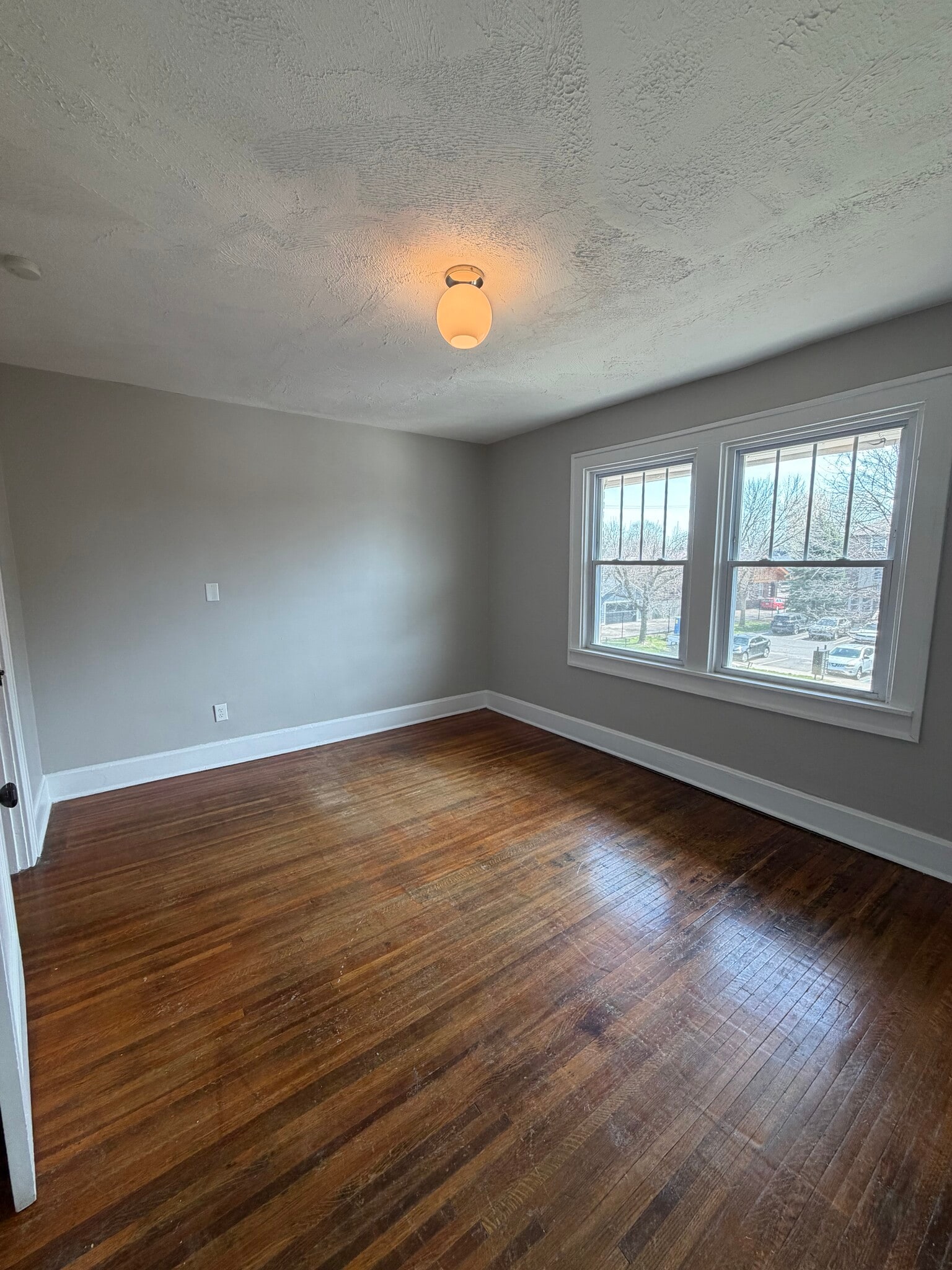 Building Photo - 3827 Central Ave