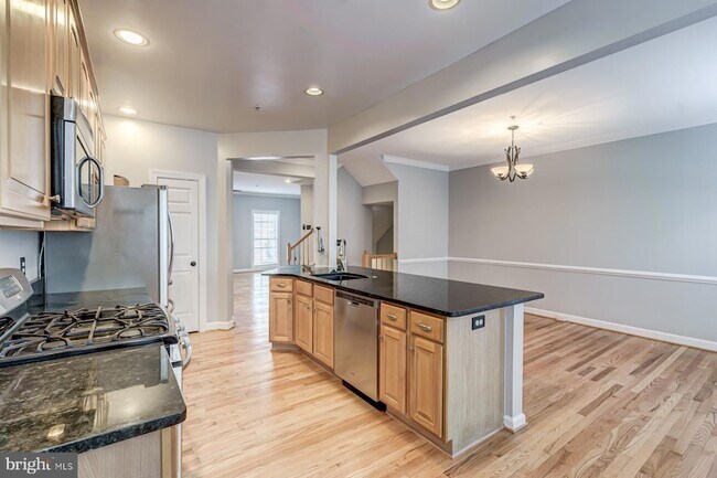 Building Photo - 5820 Pearson Ln