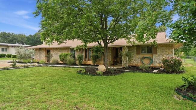 Building Photo - Beautiful Home on Nearly an Acre in Helotes with Pool, Office & No HOA