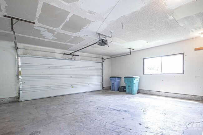 Building Photo - 1814 NW 98th St