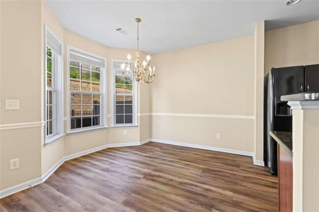 Building Photo - 3323 Castleberry Village Cir