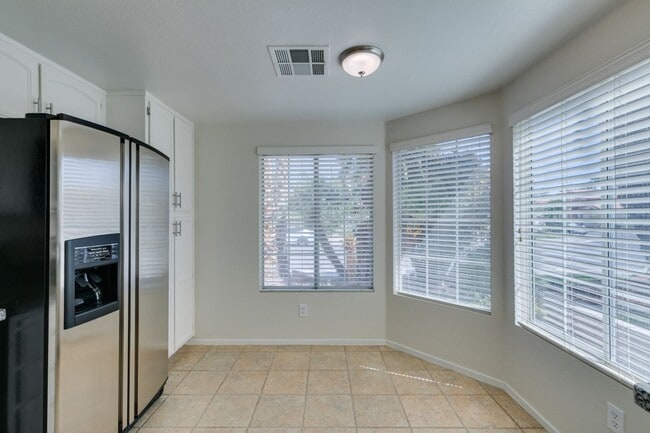 Building Photo - Cozy 3 bedroom single story house in Green Valley