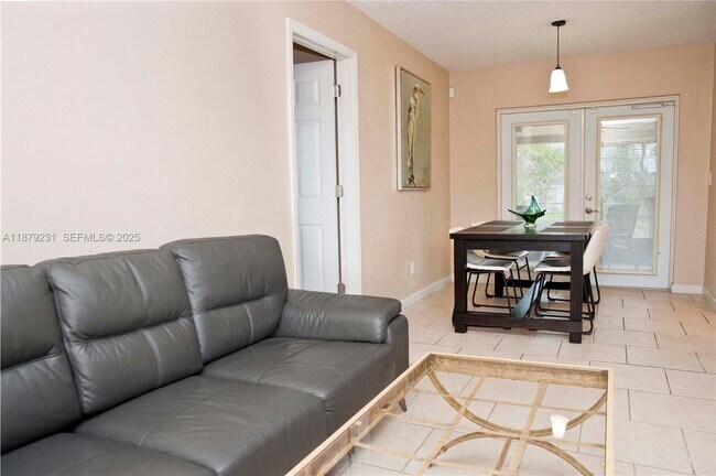 Building Photo - 458 SE Doat St