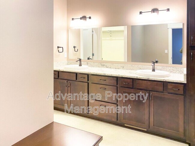 Building Photo - 106 S 21st. St.