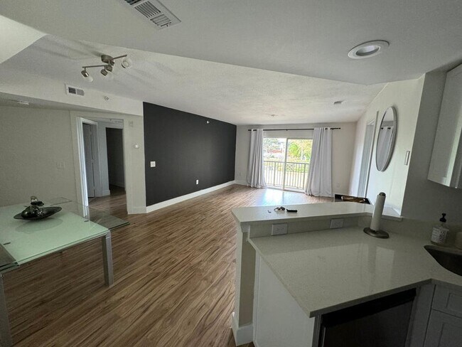 Building Photo - 4155 N Haverhill Rd
