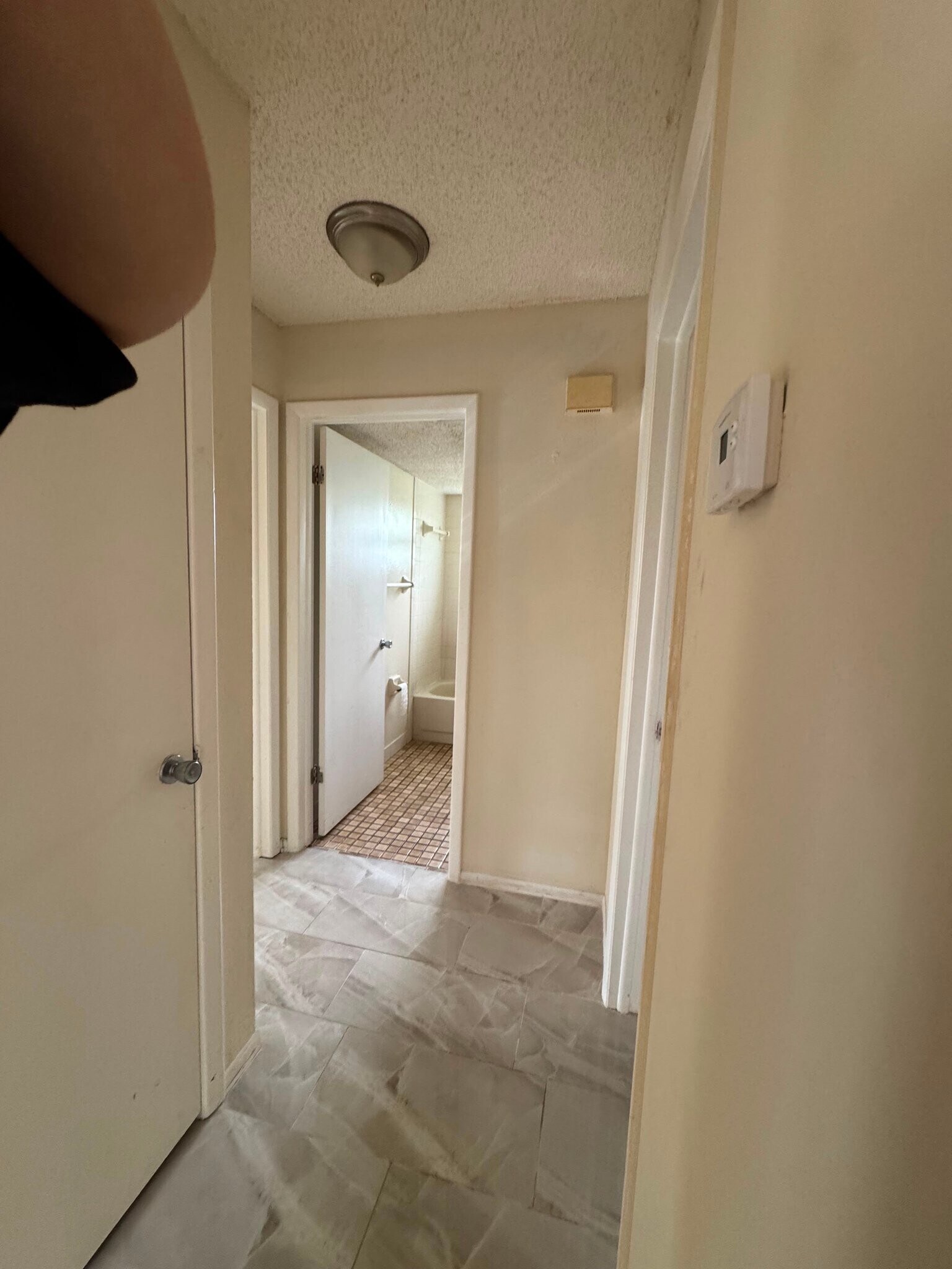 Building Photo - 9945 Woodridge Ct