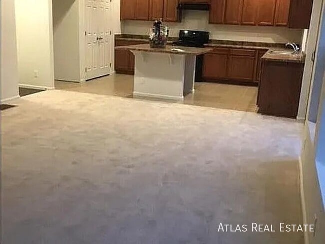 Building Photo - 18252 E 52nd Ave