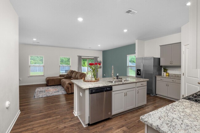 Building Photo - 44 N Payson Cv