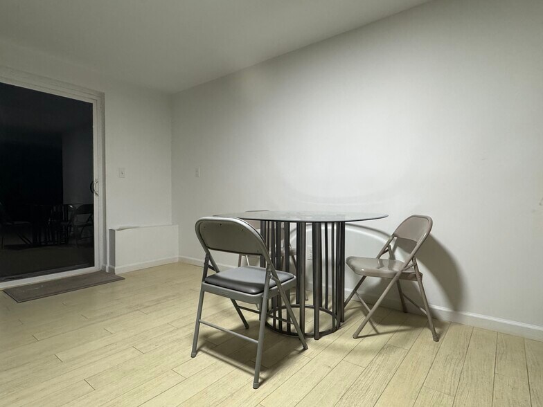 Building Photo - 14212 SE 38th St