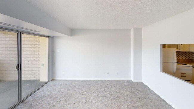 Building Photo - 411 Lakewood Cir