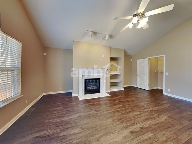 Building Photo - 112 Settlers Way