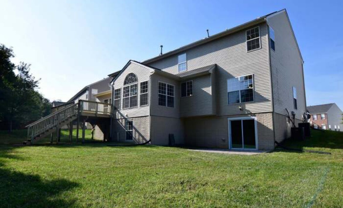 Building Photo - 1210 Northern Lights Dr