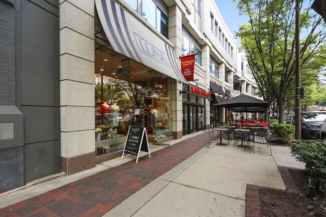 Building Photo - Gorgeous 2/2 with luxurious Lobby Level Condo in Hampden Row