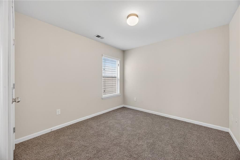 Building Photo - 4497 Ravenwood Dr