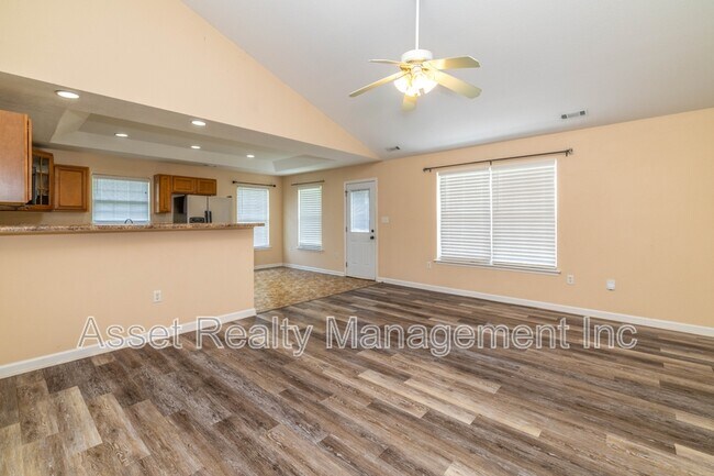 Building Photo - 801 Colonial Estates Way