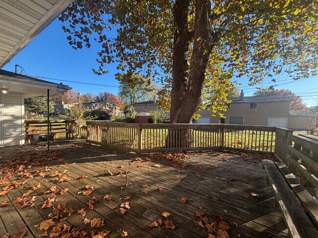 Building Photo - Come see this 4 Bedroom 2 Bathroom House!