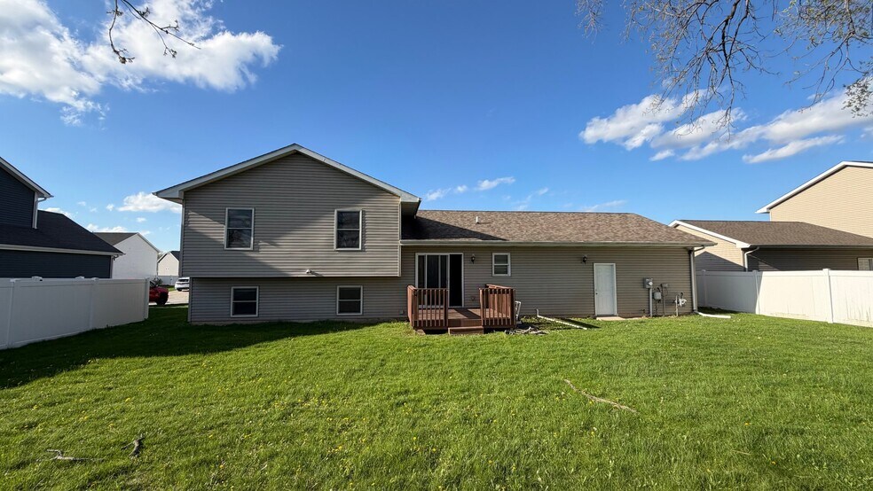 Building Photo - 6387 Amanda Dr