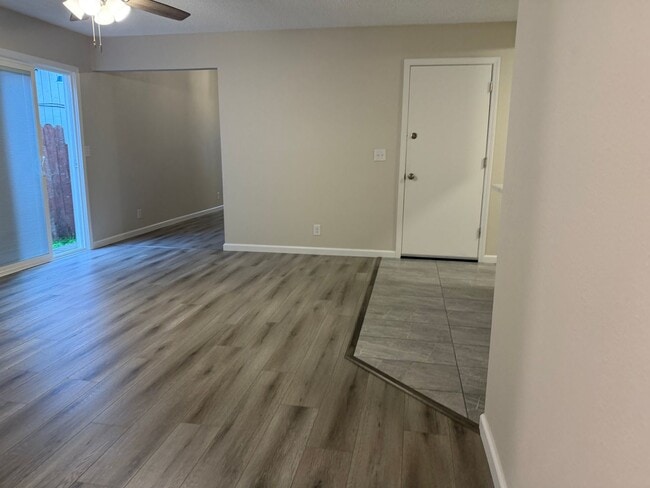 Building Photo - 5419 E Knoll Drive