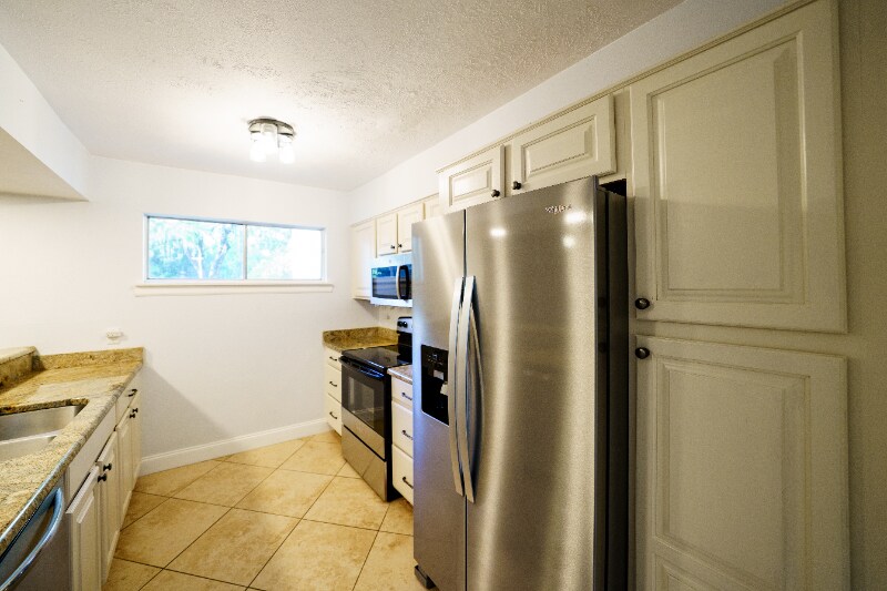 Building Photo - 4417 Rayfield Dr
