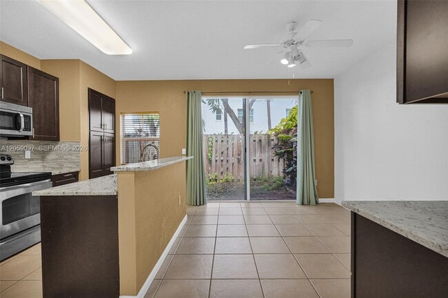 Building Photo - 2641 SW 120th Terrace