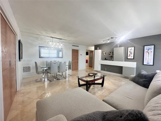 Building Photo - 9225 Collins Ave