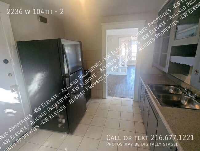 Building Photo - 2236 W 104th St