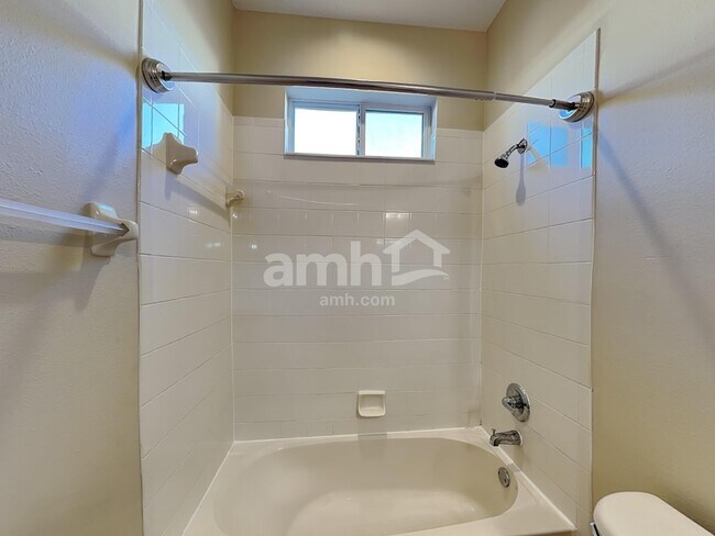 Building Photo - 15238 Searobbin Dr