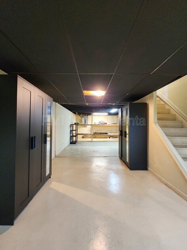 Building Photo - 40 Pheasant Dr SE