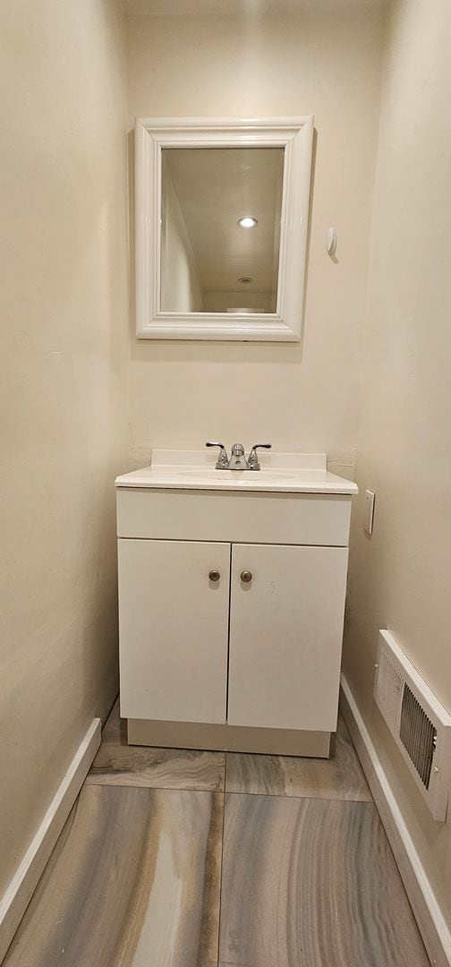 Building Photo - Amazing House with Large Lot in Franklin Village