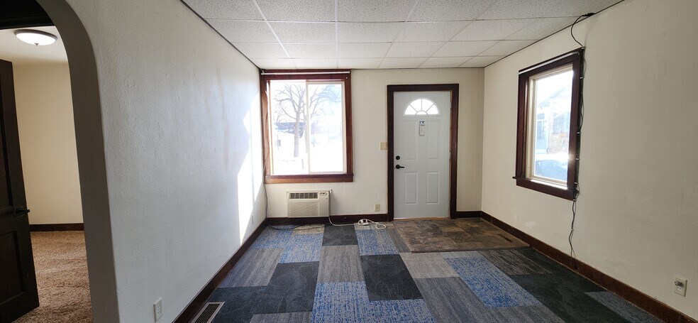 Building Photo - 2238 West Ave S