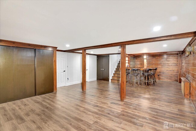 Building Photo - 5 Hilltop Ave